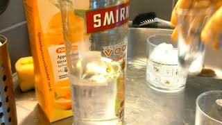 How to make Smirnoff Screwdriver [upl. by Keung]