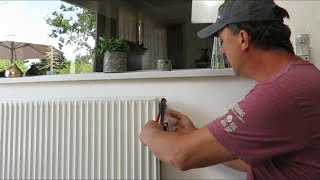 SÅDAN LUFTER DU RADIATOR UD [upl. by Eadas]