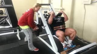 Tom Platz coaching me on hack squats with isotension [upl. by Chemush]