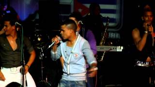 DAVID CALZADO y CHARANGA HABANERA  La Cubana Official Live Clip HD [upl. by Noir782]