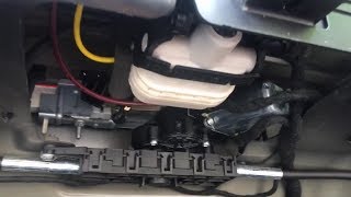 Mercedes SL500 R230 Trunk soft close fix [upl. by Descombes]