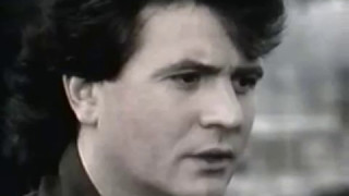 Daniel BALAVOINE  La vie ne mapprend rien LIVE 1984 [upl. by Sudnac]